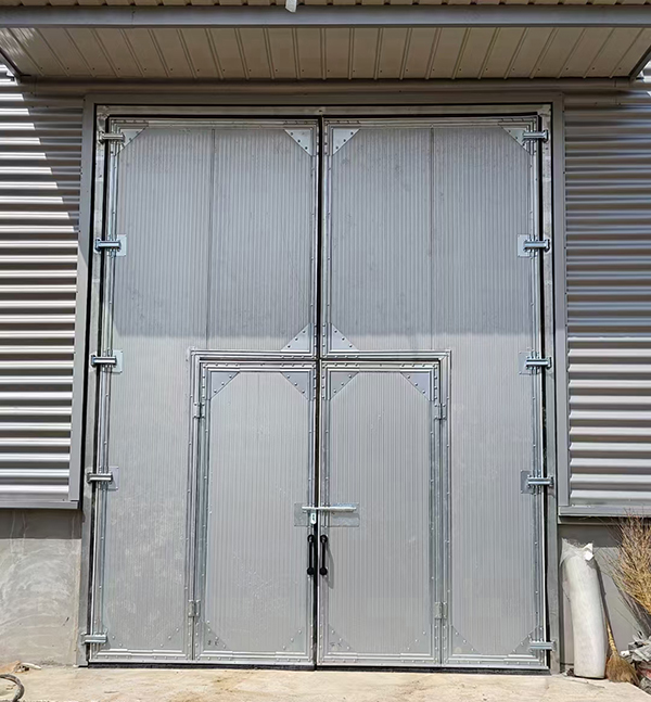 金凤工业平开门