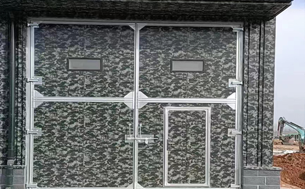 金凤工业平开门