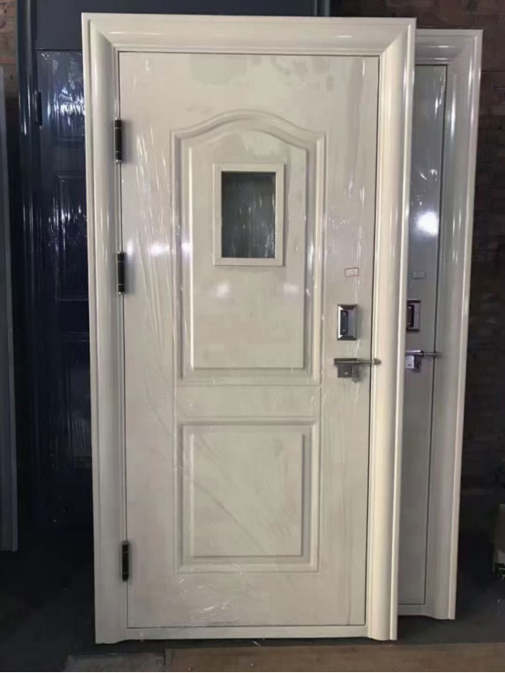 金凤学校教室门