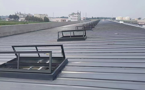 某中学室内体育馆金凤排烟窗改造项目