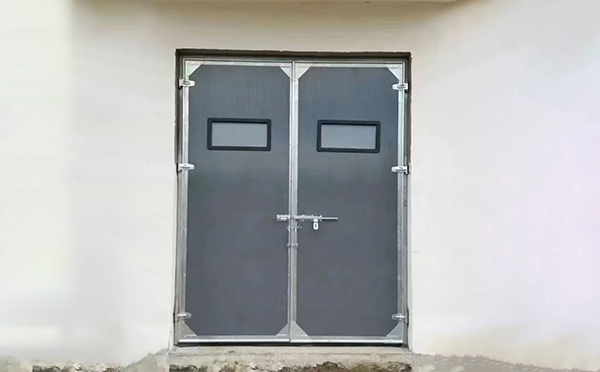 金凤工业门在高温作业区域的运行表现